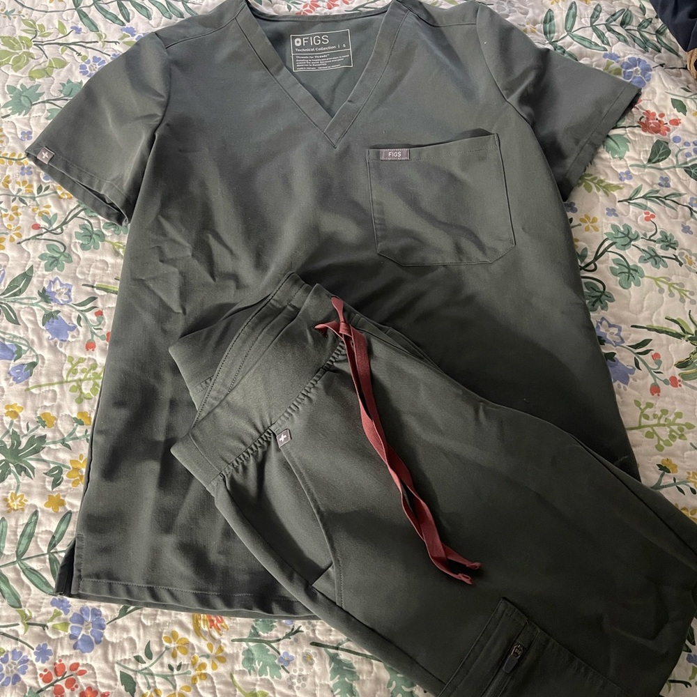 Figs Bonsai Scrubs